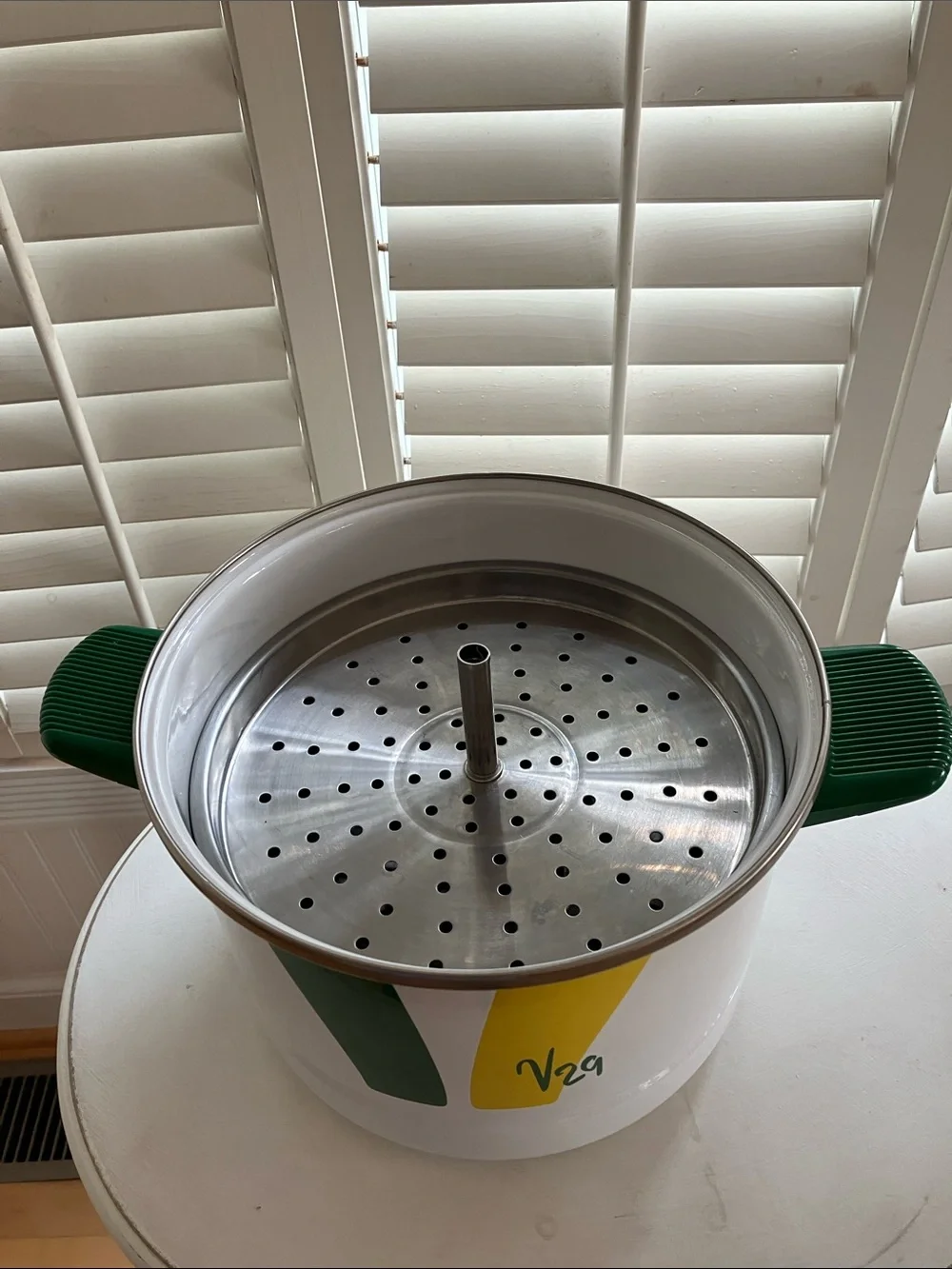 Vintage Metrokane V29 Porcelain enamel steel vegetable steamer. 5 quarts